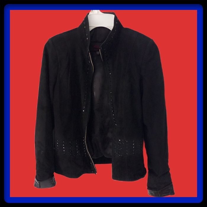 Женская коженка и ветровка