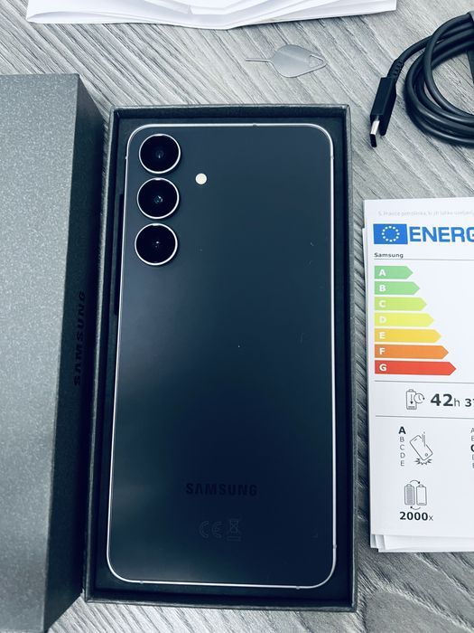 Vand/schimb Samsung S25 FE 128 GB jetBlack nou