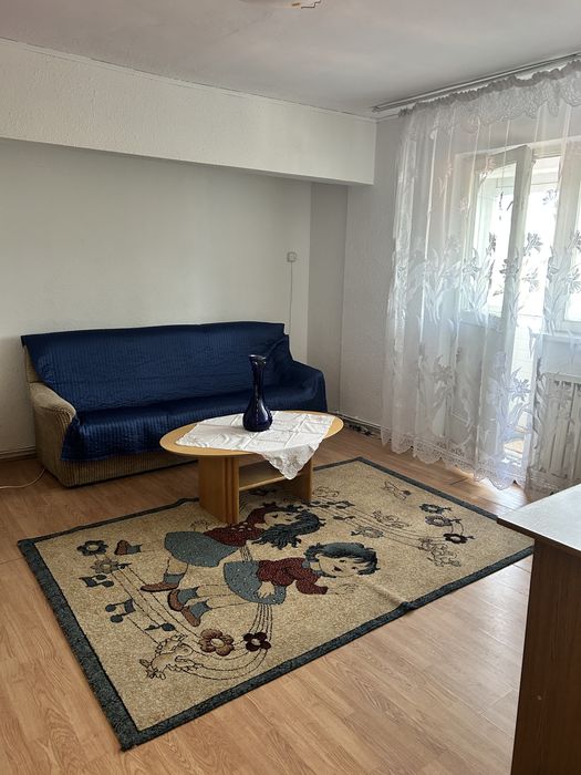 Inchiriez apartament 3 camere