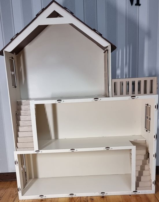 Большой кукольный домик