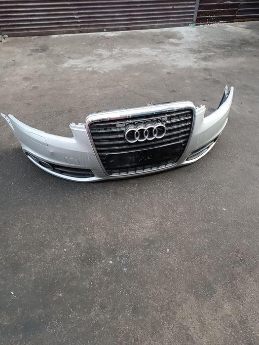 Передний бампер на Audi A6C6