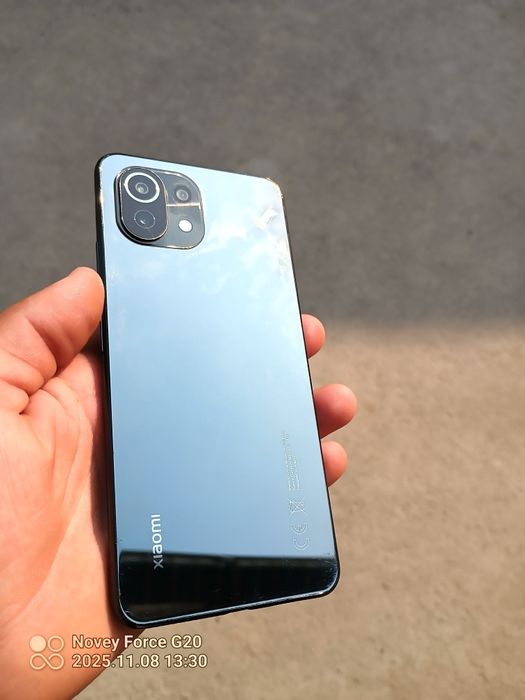 Xiaomi 11 Lite 
Xotira 6/128gb
Batareka 4200mah
Imedan otgan 2simyam