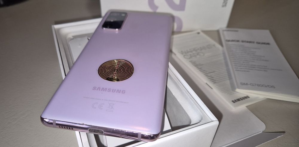 Samsung Galaxy S20 FE перфектен