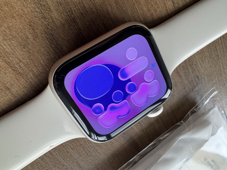 Apple Watch SE 2 40мм Cellular (мобилна мрежа с eSIM)