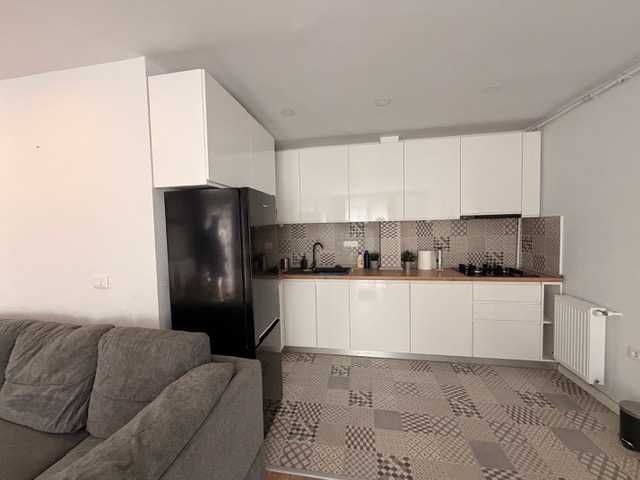 Apartament 3 camere de inchiriat-bloc nou-5'metrou Crangasi-Grozavesti-loc de parcare-terasa