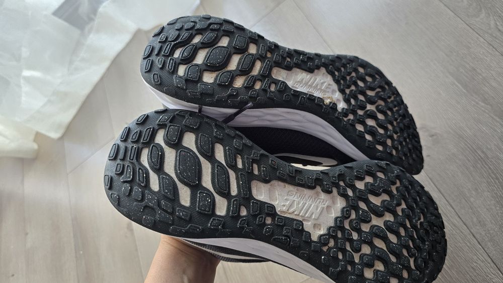 Мъжки маратонки nike 42,5 номер