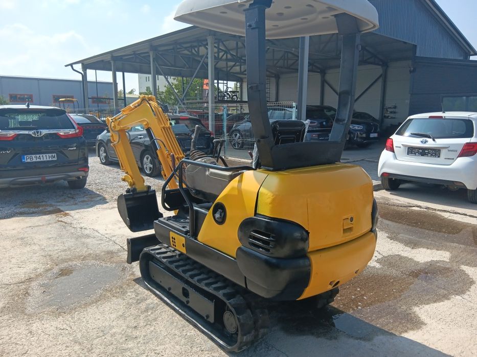 Мини Багер Hitachi 1.5 НА ИЗПЛАЩАНЕ