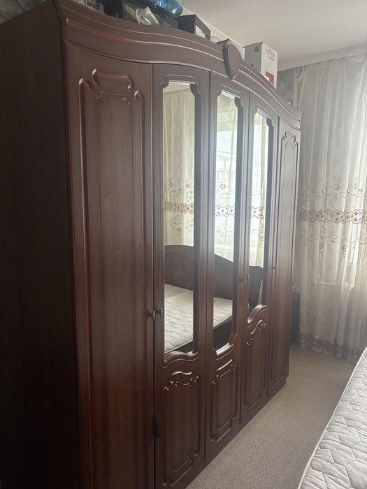 Продам шкаф,кровать,две тумбочки