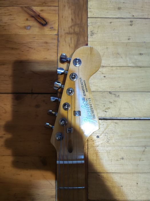Гитара Fender stratocaster