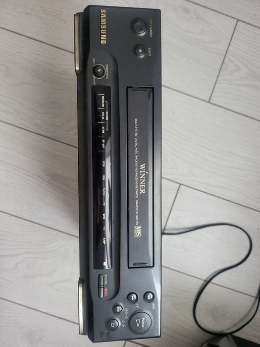 Продам видео магнитофон б/у