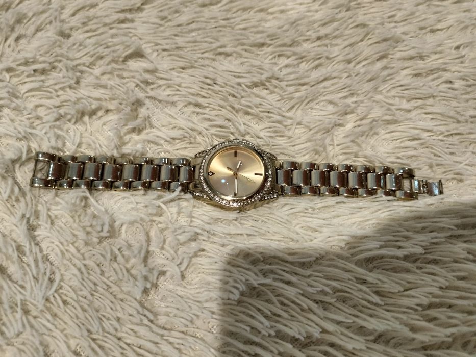 Красивые часы под золото