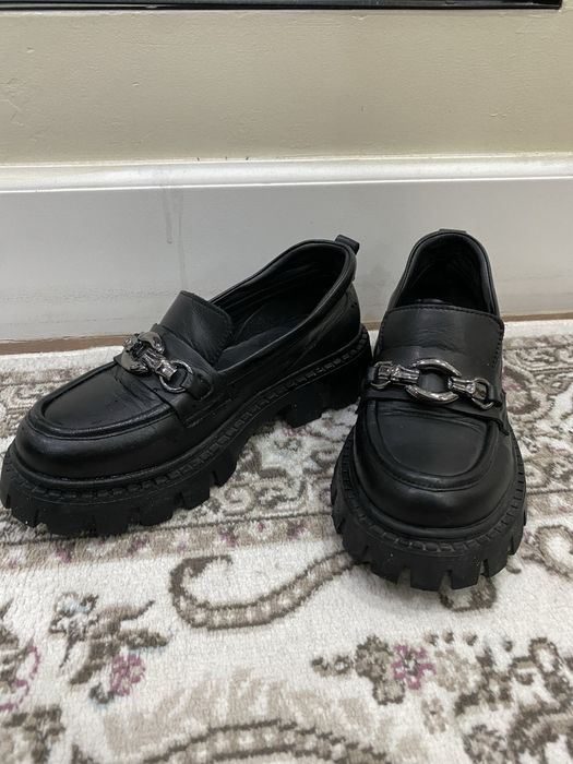 Продаются детские лоферы.