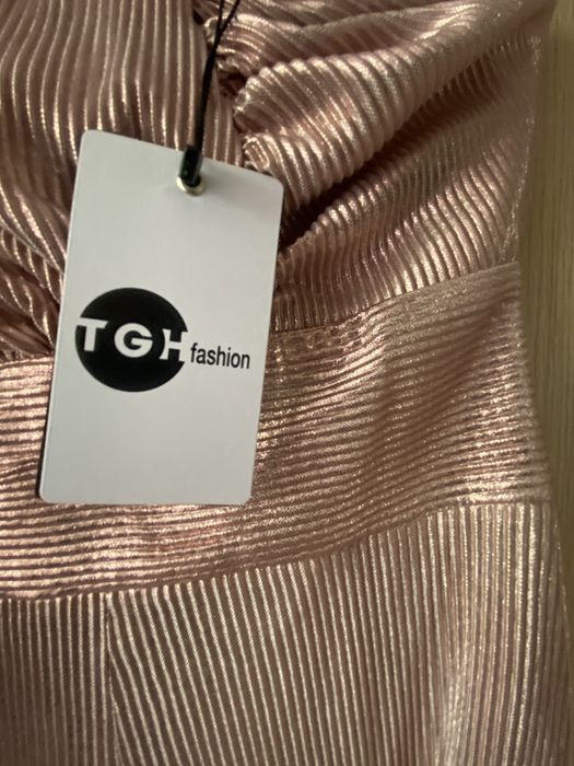 Salopeta de seara TGH marime 34, roz metalizat, evazata