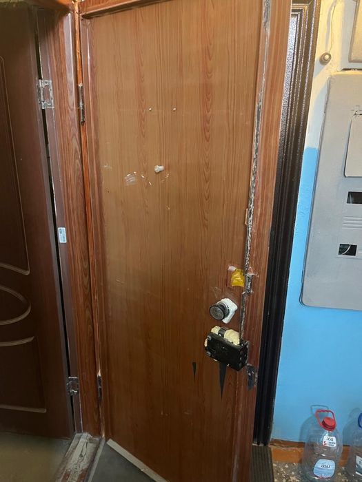 Отдам и продам двери