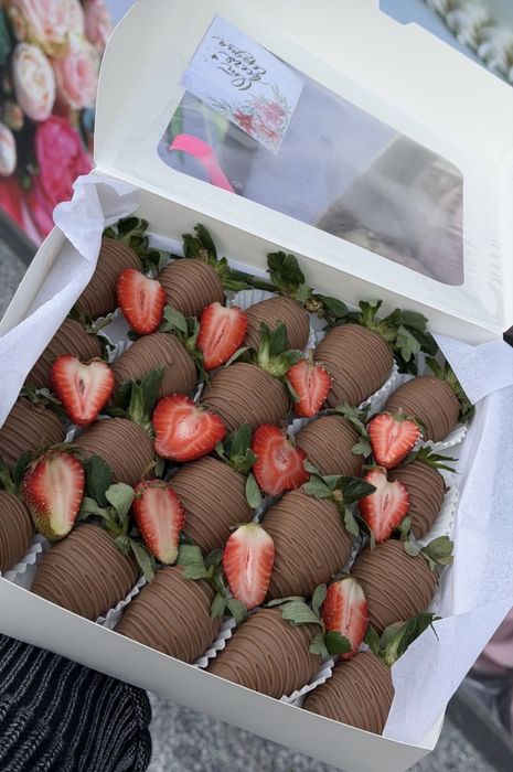 Клубника в БЕЛЬГИЙСКОМ шоколаде АЛМАТЫ