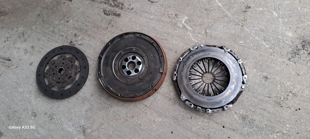 Комплект съединител с двойномасов маховик Форд Фокус/Ford Focus