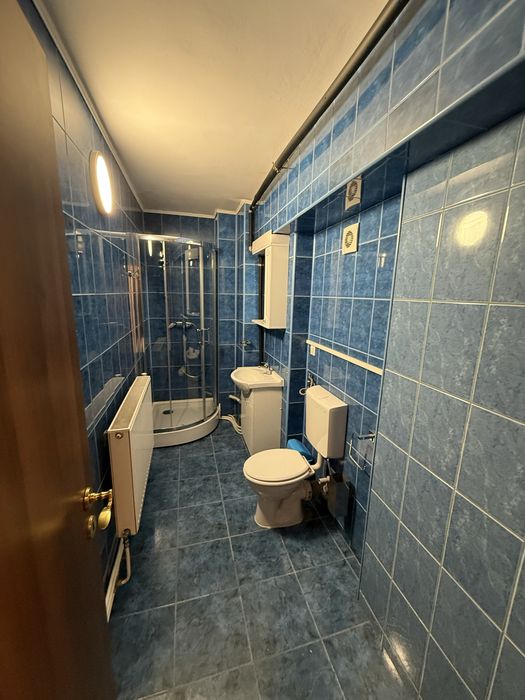Inchiriez apartament 3 camere situat vis-a-vis de CEC Ozana