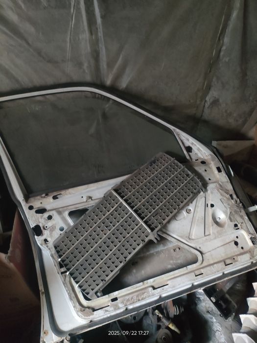 Двери Мерседес 124 кузов