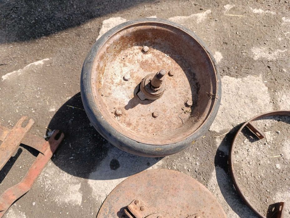 Запчасти на овощную сеялку.