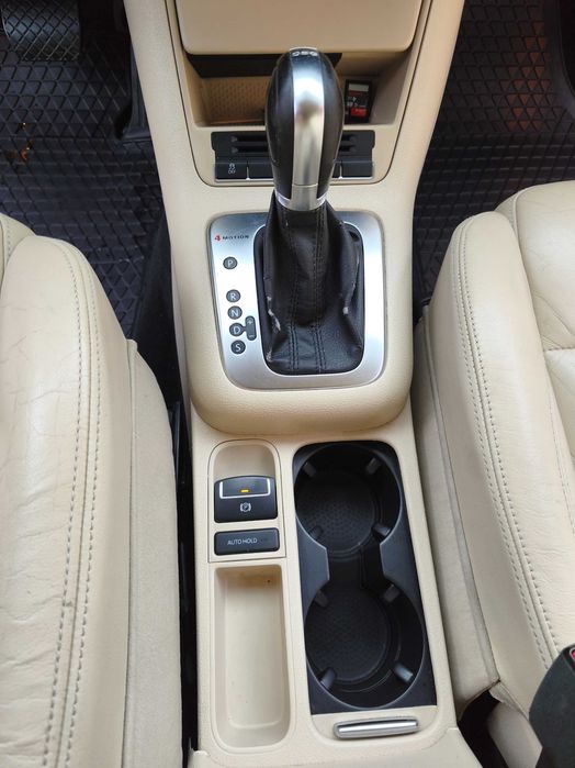 VOLKSWAGEN Tiguan 0 — imagine 4