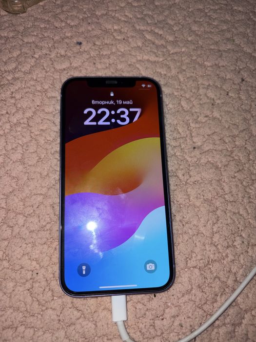 iPhone 12-лилав