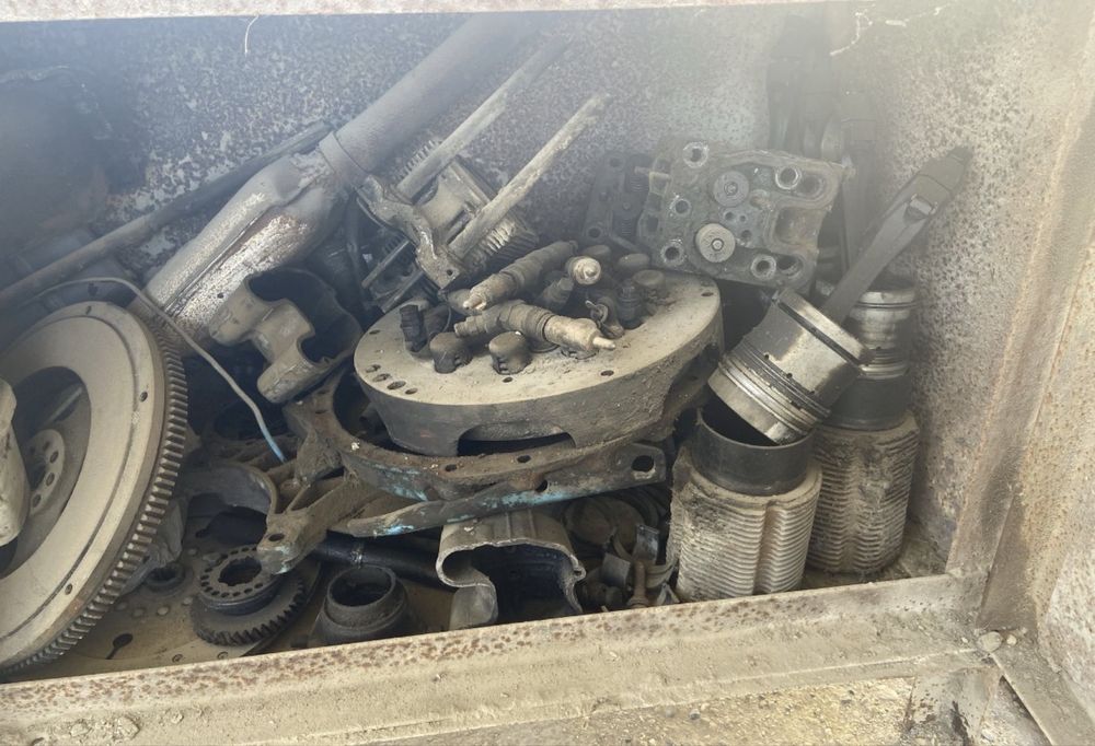 Трактор Т28 yuradi на ходу комбайнча ва тележкаси билан сотилади