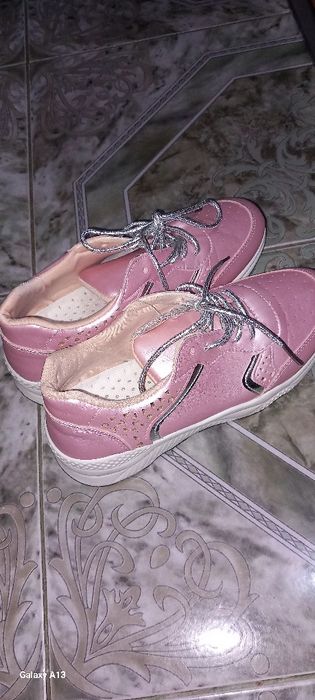 Маратонки-нови 39н