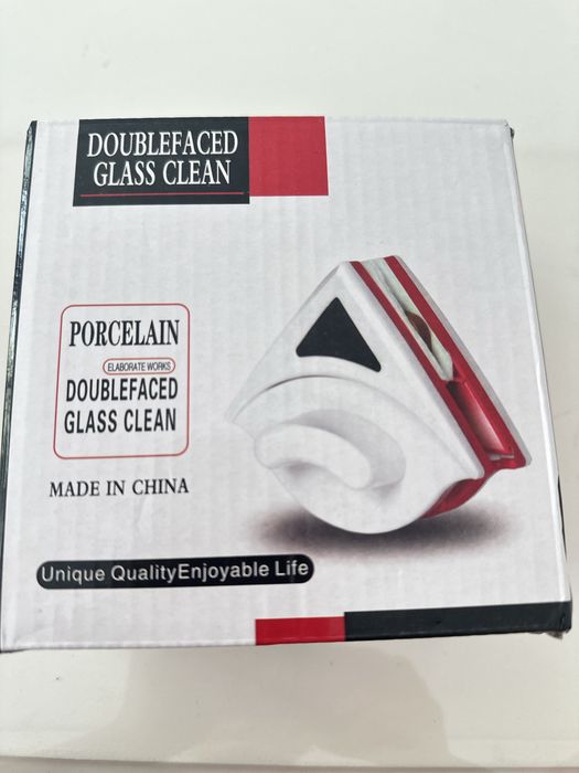 Уред за двустранно почистване на прозорци