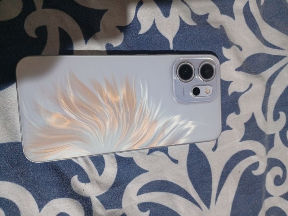 Opoo renoo 14 f in stare perfecta