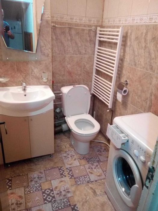 Proprietar ofer spre închiriere garsoniera.