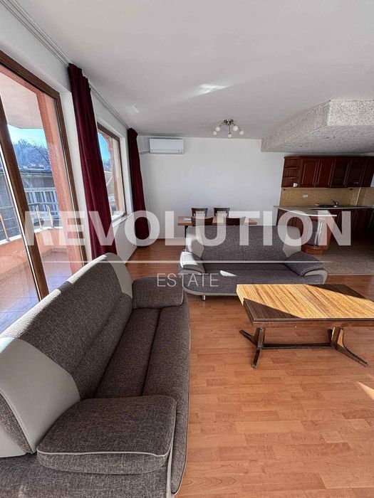 Дава се под наем Тристаен апартамент в Пловдив, Център - 94 кв.м за 661.98 € - Снимка #1