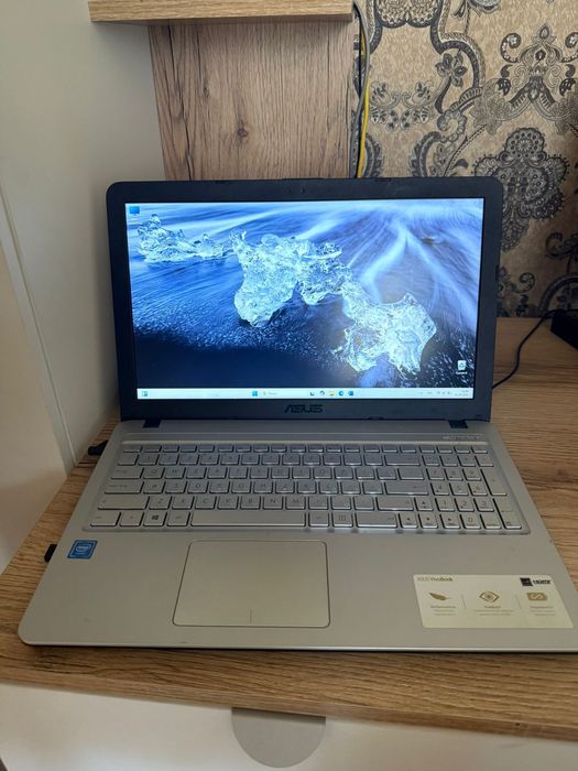 Продам ноут в хорошем состояний