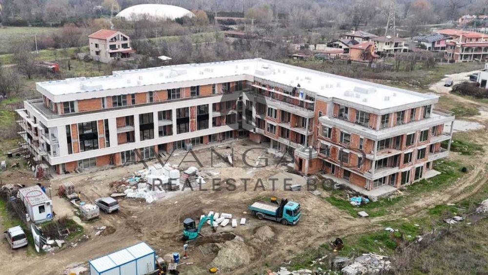 оф.19158 Тристаен с Двор Гребна база