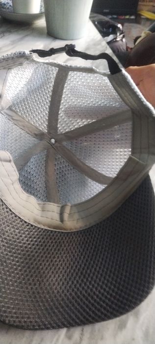 Бейзболна мрежеста шапка