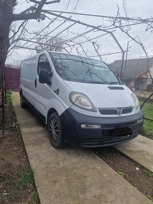 Vând Opel vivaro sau schimb