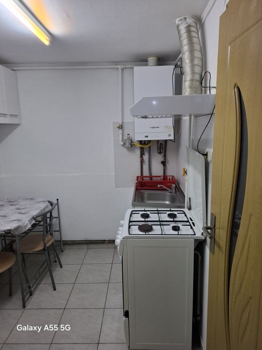 De închiriat garsoniera la casa.