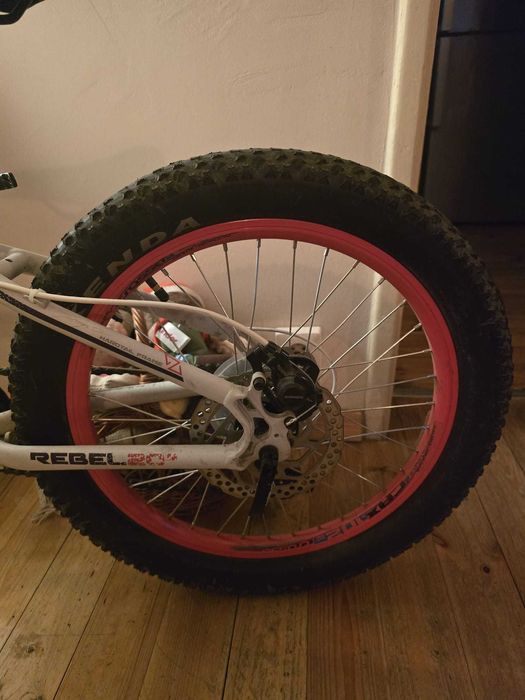 Vand bicicleta Cube Cross Rebel 20 copii (varsta 6-11 ani) - BUCURESTI