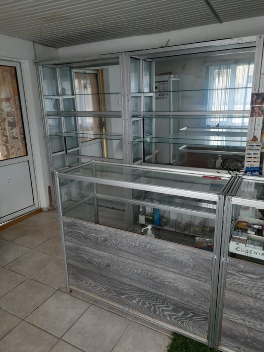 Vand rafturi +tejghele din aluminiu cu polite de sticla