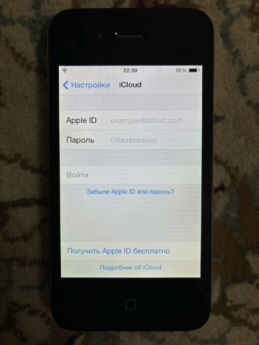 iPhone 4 в отличном состоянии.
