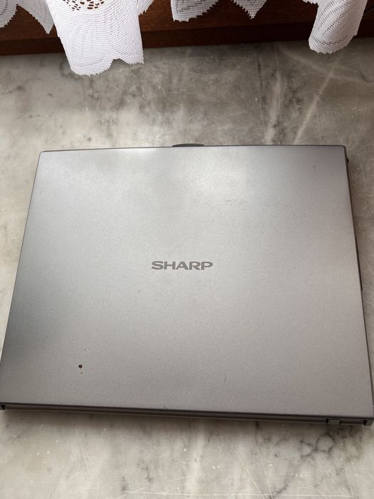 Leptop sharp utilizat