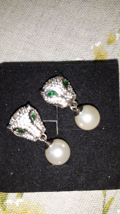 Комплект из серебра кольцо и сережки