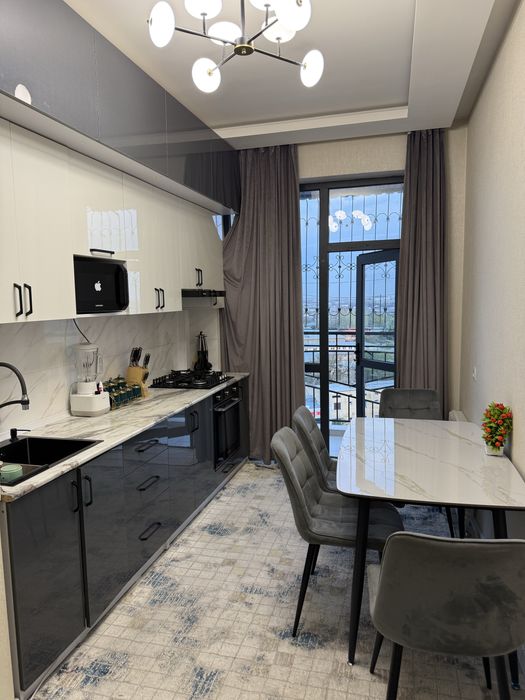 Eshonguzar yashashga tayyor uy barcha jixozlari bilan