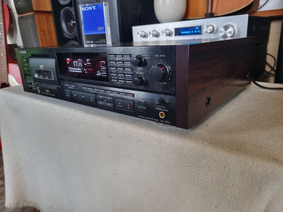 Sony DAT DTC-57 ES. Perfect functional. Impecabil.