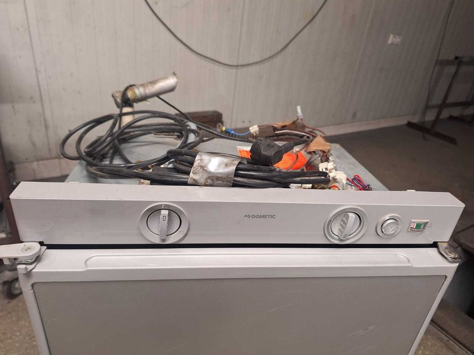 Frigider auto dometic RM5330