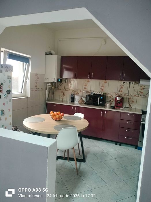 Vând apartament 3 camere