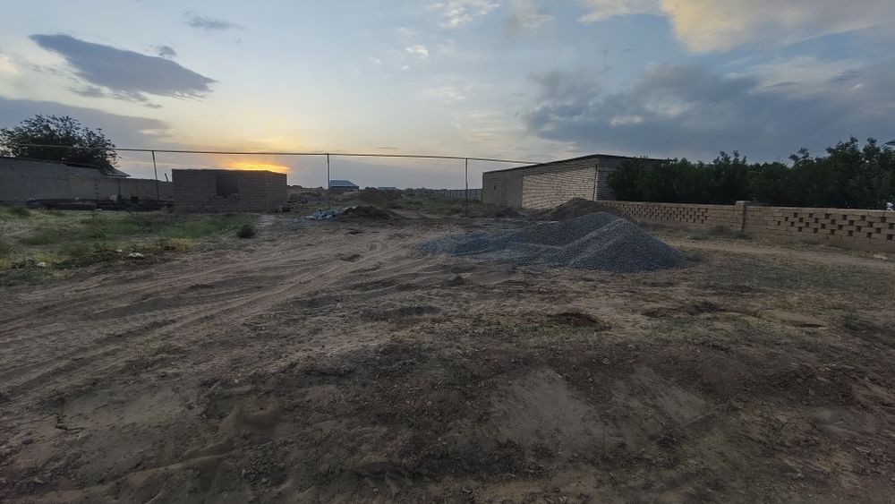 Muborak straetil yer uchastkasi