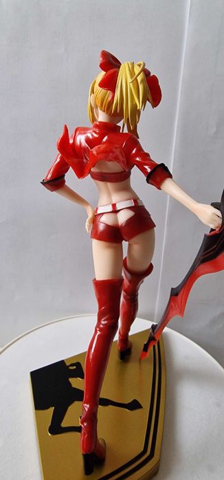 Аниме фигурка Асука - девочка в красном.
