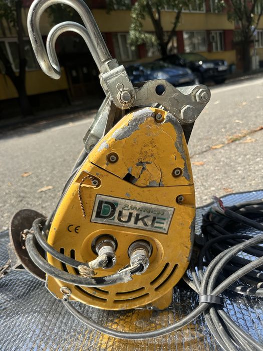 Професионална електрическа лебедка Duke DU-500A – 500 кг