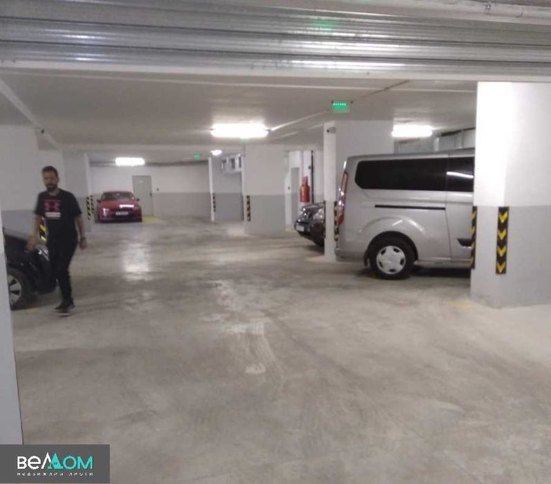 Дава се под наем Тристаен апартамент в Варна, Бриз - 120 кв.м за 1581 € - Снимка #8