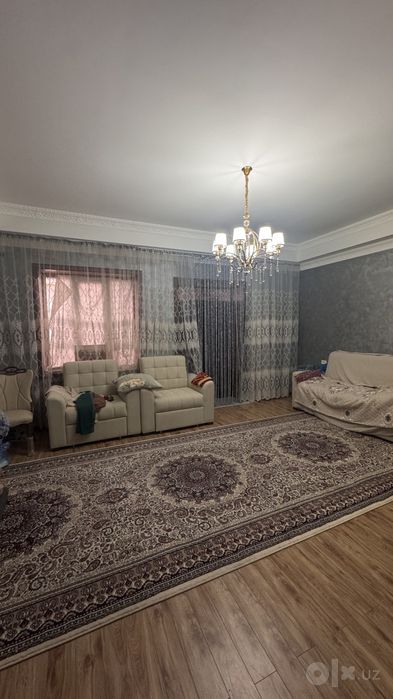 Продаю участок с домом Янгихает, ориентир метро, Голоден Лайф